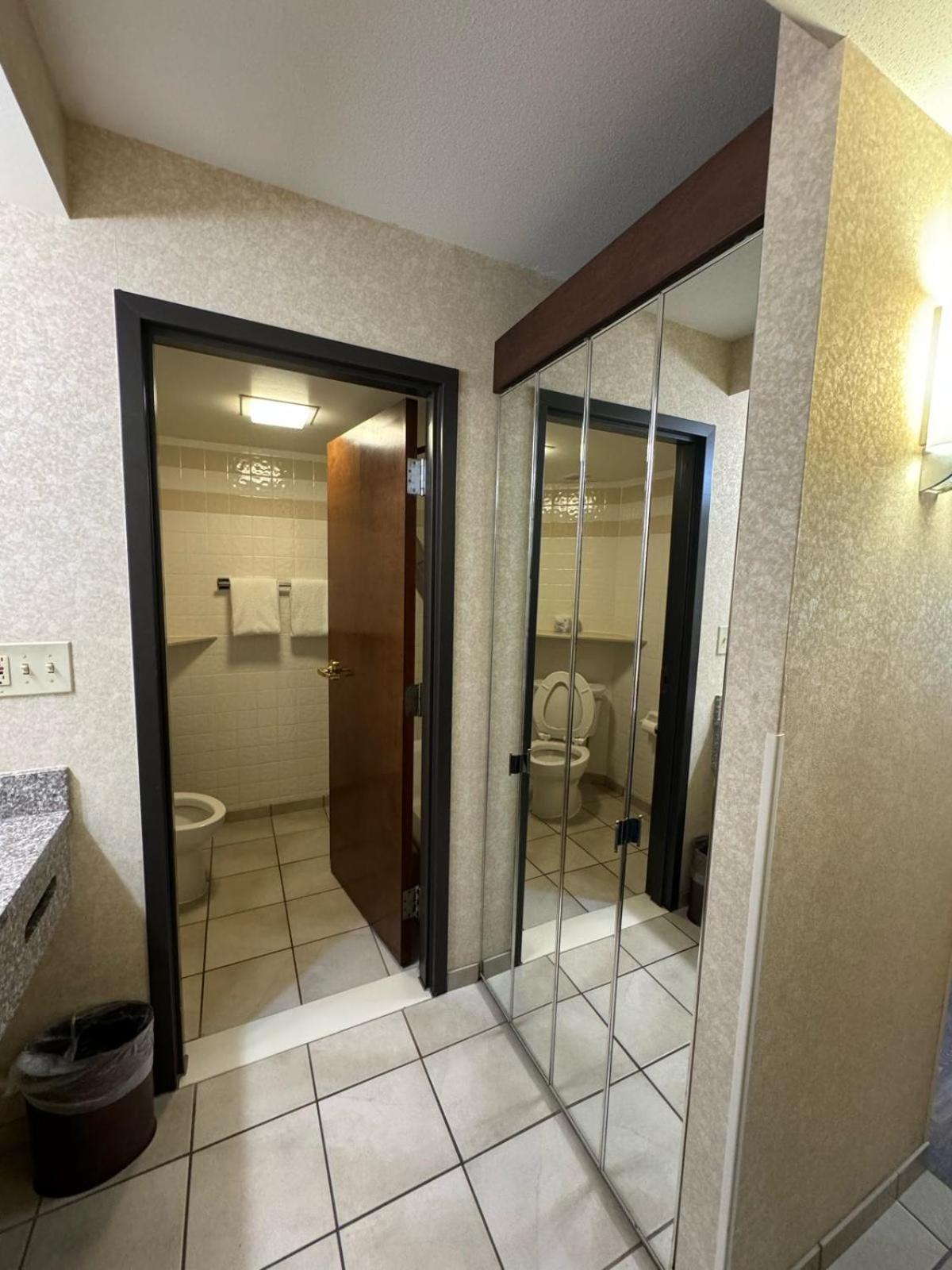 Sonesta Essential Houston Hobby Airport Hotel Exterior photo