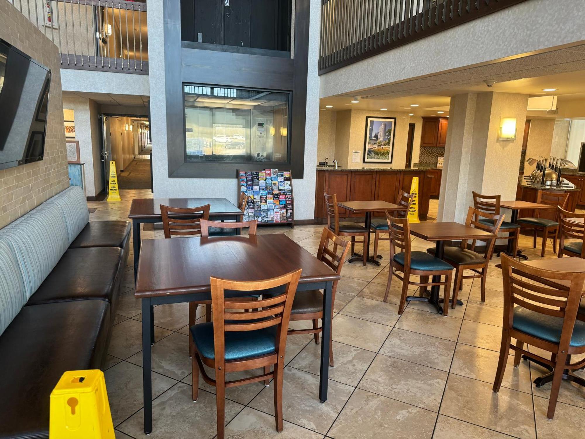 Sonesta Essential Houston Hobby Airport Hotel Exterior photo