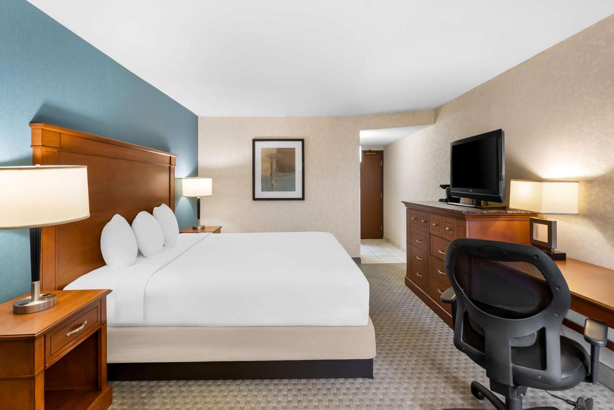 Sonesta Essential Houston Hobby Airport Hotel Exterior photo