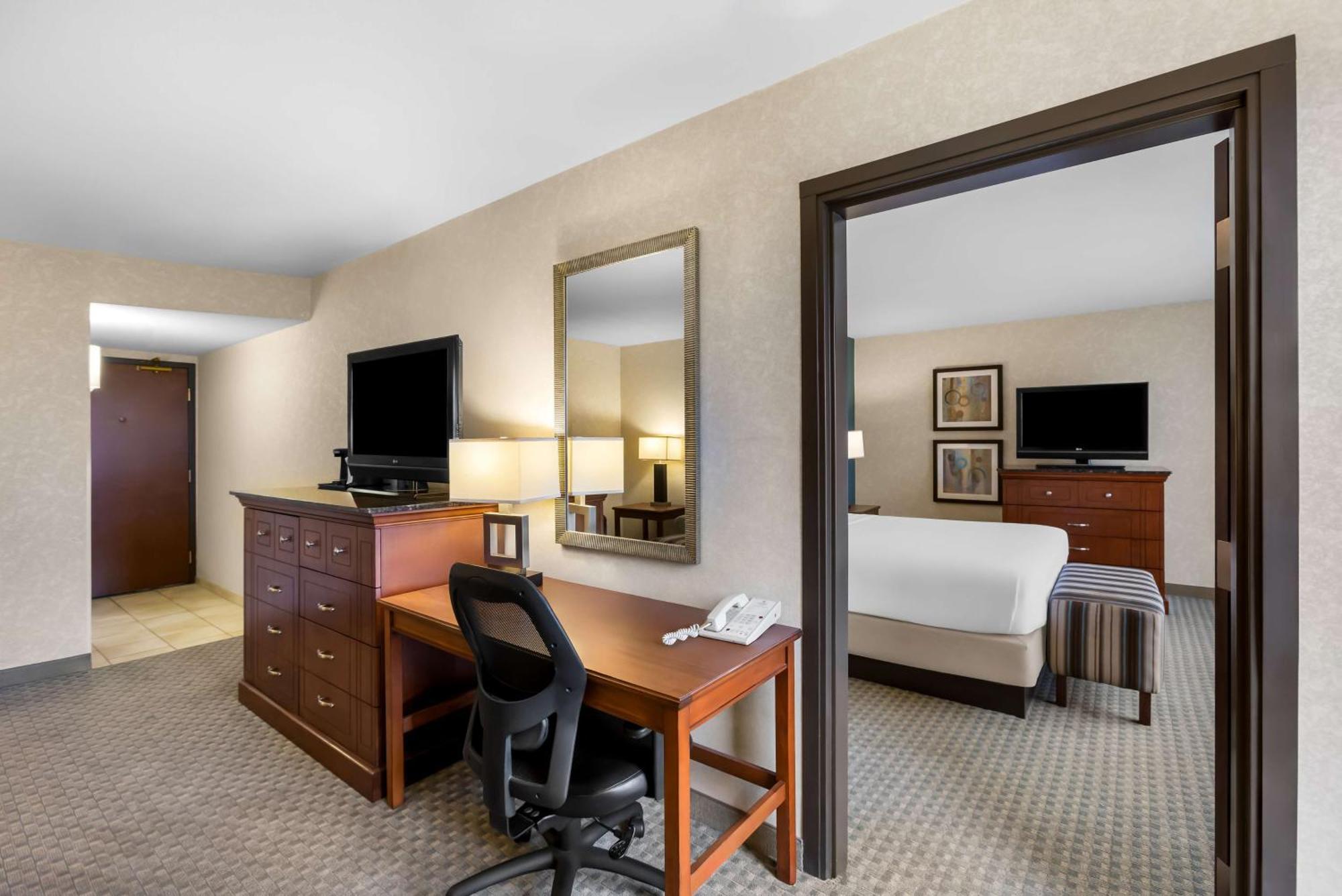 Sonesta Essential Houston Hobby Airport Hotel Exterior photo