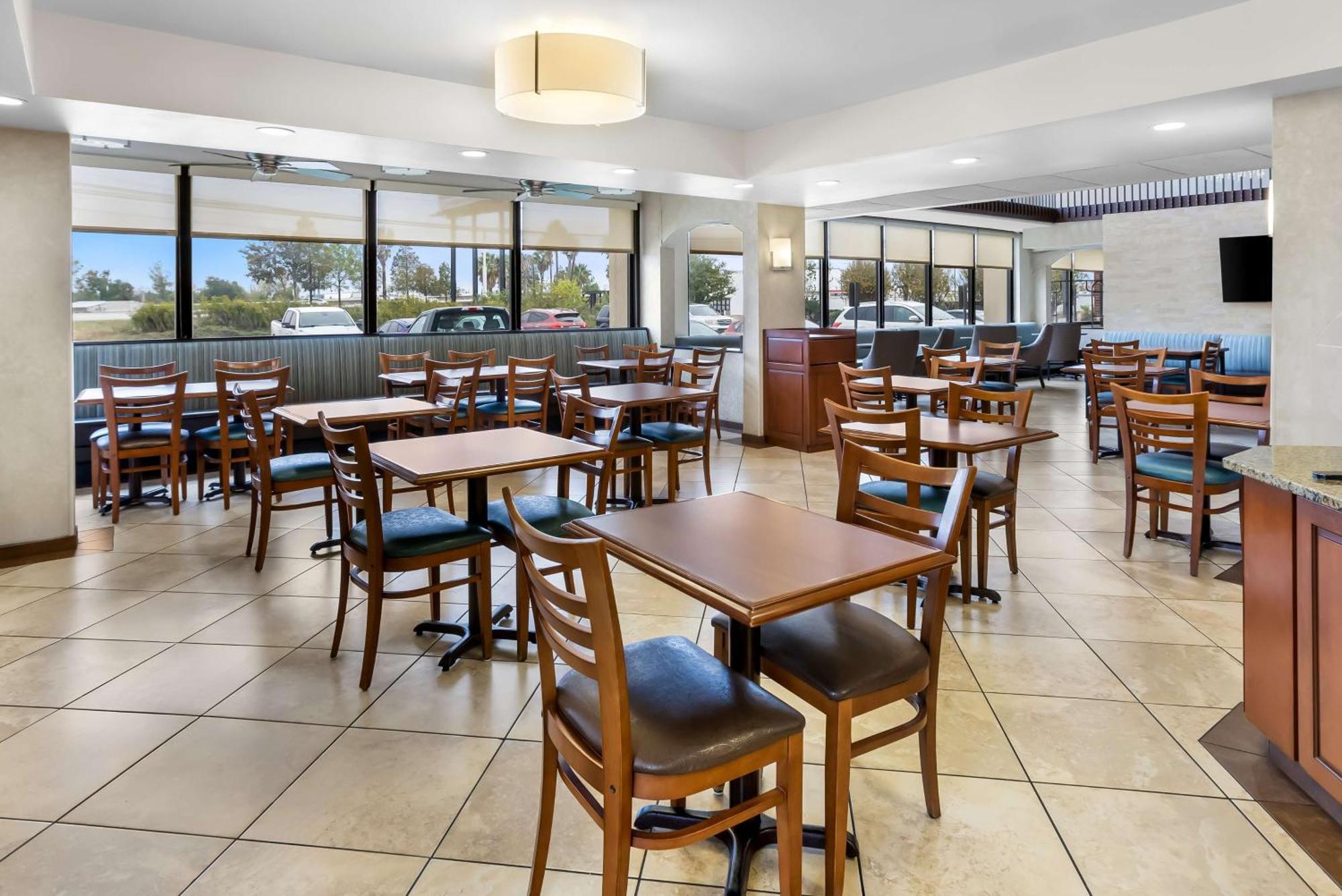 Sonesta Essential Houston Hobby Airport Hotel Exterior photo