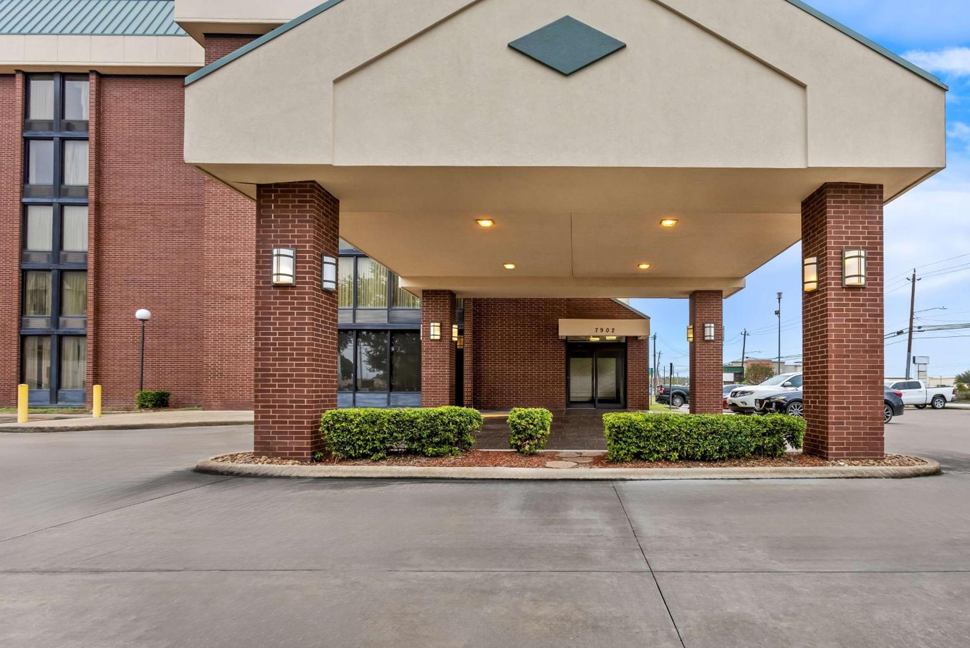 Sonesta Essential Houston Hobby Airport Hotel Exterior photo